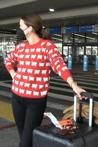 [Blurry] Sophia Bush - spotted at LAX on October 21, 2023