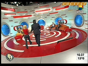 Fernanda.Vives.Jeans.Ajustados.Vueltita.Intrusos.2006.SD.HQ.60FPs.No.Audio-Colitaz.68.jpeg