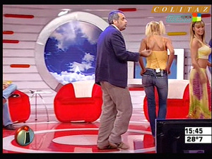 Nazarena.Velez.Musculosa.Amarilla.Jeans.Vueltita.Intrusos.No.Audio.SD.HQ.60FPS-Colitaz.214.jpeg