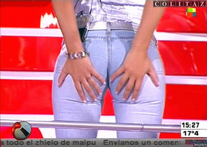 Colitaz-Nazarena.Velez.Jeans.Claros.Ajustados.06.jpeg