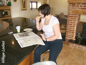 Permanent Link to Kelly entertains a visitor