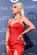 Lady+Gaga+House+Gucci+Italian+Premiere+Photocall+8acoDJeavJ7x.jpg