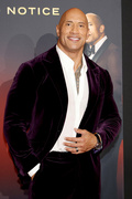 Dwayne+Johnson+World+Premiere+Netflix+Red+qjxvhUVftXmx.jpg