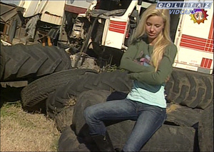 Rocio.Guirao.Diaz.El.Garage.Vid1.SD.60FPS-Colitaz.77.jpeg