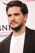 Kit+Harington+Eternals+Photocall+16th+Rome+yw4vyKa-6njx.jpg