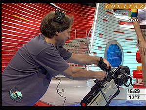 Nazarena.Velez.2x.Vueltitas.Pollerita.y.Marcando.Pezones.Intrusos.SD.HQ.60FPS-Colitaz.07a50.jpeg