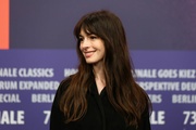 anne-hathaway-at-she-came-to-me-press-conference-at-73rd-berlinale-international-film-festival-02-16-2023-3.jpg