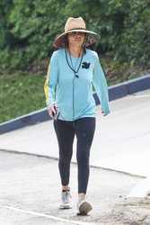 Lisa Rinna - Out for a morning hike in Beverly Hills 09/17/2021