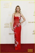 emily-blunt-john-krasinski-cute-moments-sag-awards-05.jpg