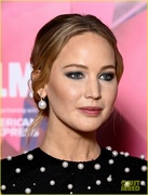 jennifer-lawrence-attends-london-causeway-premiere-15.jpeg