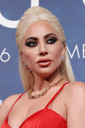 Lady+Gaga+House+Gucci+Italian+Premiere+Photocall+ArwJjho5xRKx.jpg