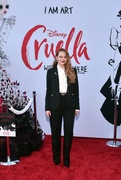 Emma+Stone+Los+Angeles+Premiere+Disney+Cruella+MxadvKQTtGpx.jpg
