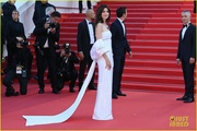 anne-hathaway-armageddon-time-cannes-premiere-19.jpg