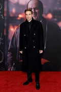 zoe-kravitz-catwoman-inspired-dress-nyc-batman-premiere-with-cast-54.jpg