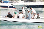 katy-perry-orlando-bloom-boat-ride-friends-in-south-of-france-54.jpg