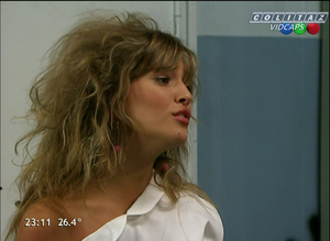 Luisana.Lopilato.Casados.Con.Hijos.Pool.HD-Colitaz.08.jpeg