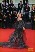 florence-pugh-dwd-premiere-venice-red-carpet-pics-19.jpg