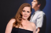Amy+Adams+Dear+Evan+Hansen+Los+Angeles+Premiere+-0t2TeUPLAnx.jpg