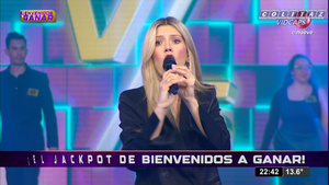Laurita.Fernandez.Bienvenidos.a.Ganar.Vestido.Blazer.Abierto.1080P-Colitaz.22.jpeg