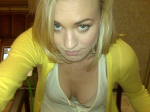 Yvonne Strahovski (19).jpeg