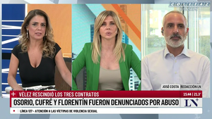 Debora.Plager.Saco.Verde.Marcando.Pechos.LN.1080P-Colitaz.30.png