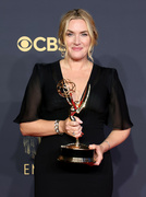 Kate+Winslet+73rd+Primetime+Emmy+Awards+Press+cPsMIAjRivux.jpg