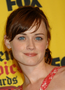 Alexis Bledel MEUB3O5_t