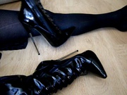 cum on my new short boots.MOV_snapshot_03.38.370.jpg