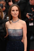natalie-portman-at-the-zone-of-interest-premiere-at-76th-annual-cannes-film-festival-05-19-2023-7.jpg
