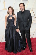 penelope-cruz-javier-bardem-couple-up-oscars-10.jpg