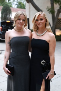 Reese Witherspoon - Page 4 MET7Z56_t