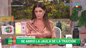 Natalie.Weber.Se.Abre.Camisa.Desayuno.Americano.1080P-ColitazTV.26.jpeg