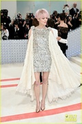 marion-cotillard-pink-hair-met-gala-11.jpg
