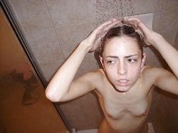 ME12I0IV_t.jpg