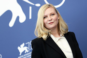 Kirsten+Dunst+Power+Dog+Photocall+78th+Venice+7-AkCkElPVbx.jpg