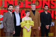 chris-pine-hugh-grant-rege-jean-page-dungeons-dragons-berlin-04.jpg