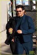 orlando-bloom-jkl-arrival-carnival-row-ending-21.jpg