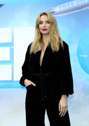 Jodie+Comer+UK+Premiere+20th+Century+Studios+VLHVuYCotFjx.jpg