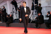 Oscar+Isaac+Competencia+Oficial+Red+Carpet+KvAF0AclaWIx.jpg