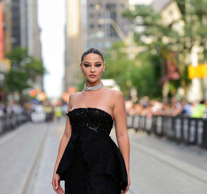 Madelyn Cline (3).jpeg