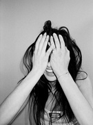 anne-hathaway-for-net-a-porter-2023-9.jpg