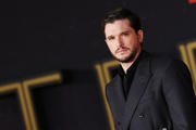 Kit+Harington+Eternals+Red+Carpet+16th+Rome+HFCHBoDrmS7x.jpg
