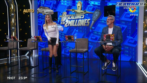 Cande.Ruggeri.Los.8.escalones.Oops.Pollerita.1080P.15.05.25-Colitaz.93.jpeg