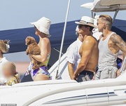 49770701-10142677-Dog_mom_Katy_was_seen_tenderly_grasping_her_beloved_dog_Nugget_b-a-125_1635465035290.jpg