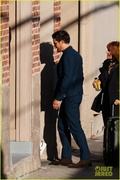 orlando-bloom-jkl-arrival-carnival-row-ending-17.jpg