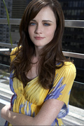 Alexis Bledel MEUB3UQ_t