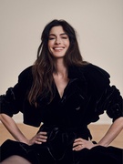 anne-hathaway-for-net-a-porter-2023-1.jpg