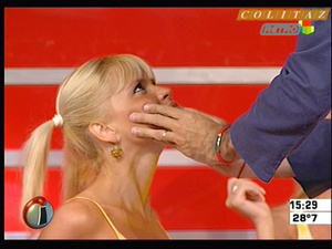 Nazarena.Velez.Musculosa.Amarilla.Jeans.Vueltita.Intrusos.No.Audio.SD.HQ.60FPS-Colitaz.40.jpeg