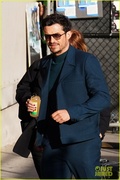 orlando-bloom-jkl-arrival-carnival-row-ending-03.jpg