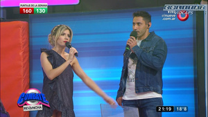 Laurita.Fernandez.Vestido.Negro.Tajo.Descuido.Combate.1080P-Colitaz.02.jpeg
